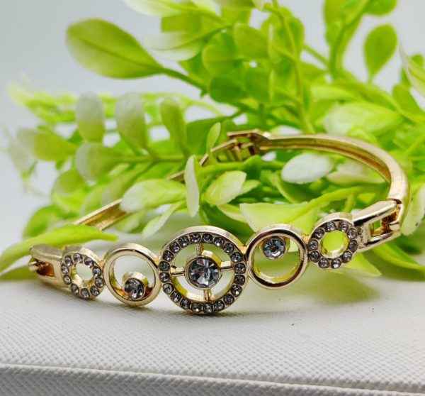 Radiant Adjustable Circle Crystal Bracelet – Imported Elegance | Best Quality Artificial Bracelet For Girls & Women