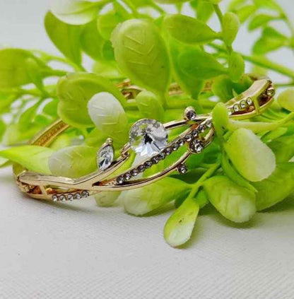 Elegant Adjustable Imported Crystal Vine Bracelet – A Dazzling Masterpiece