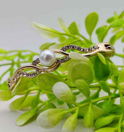 Graceful Adjustable Bracelet With Dazzling Pearl Accent – Imported Elegance | Best Quality Artificial Bracelet For Girls & Women