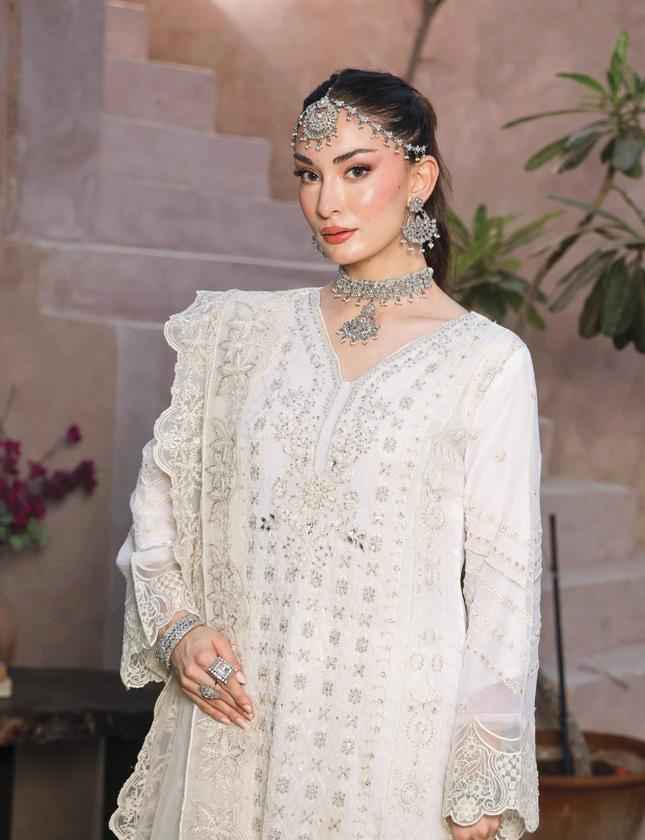 CHANTELLE LUXURY: An Exquisite Collection by Dr.Haris  Oh My Rose