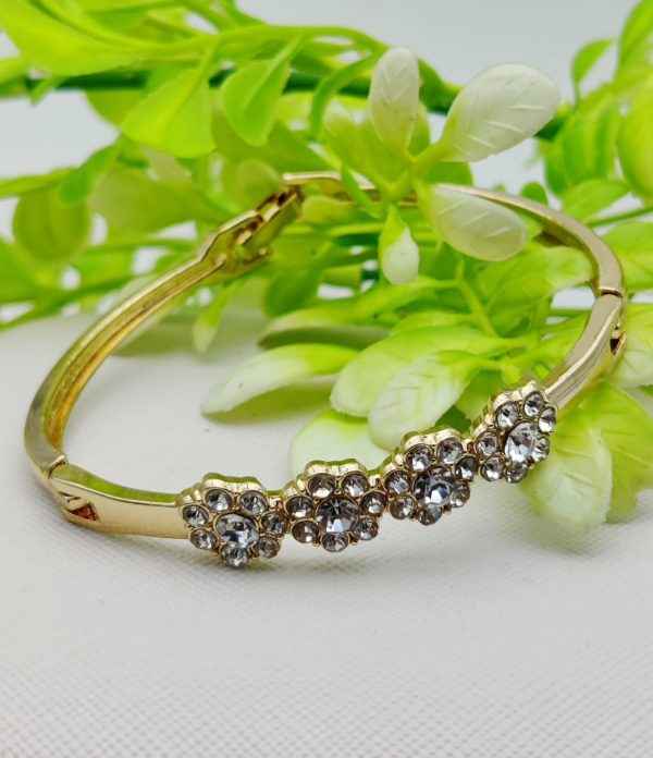 Sparkling Floral Adjustable Bracelet | Best Quality Artificial Bracelet For Girls & Women